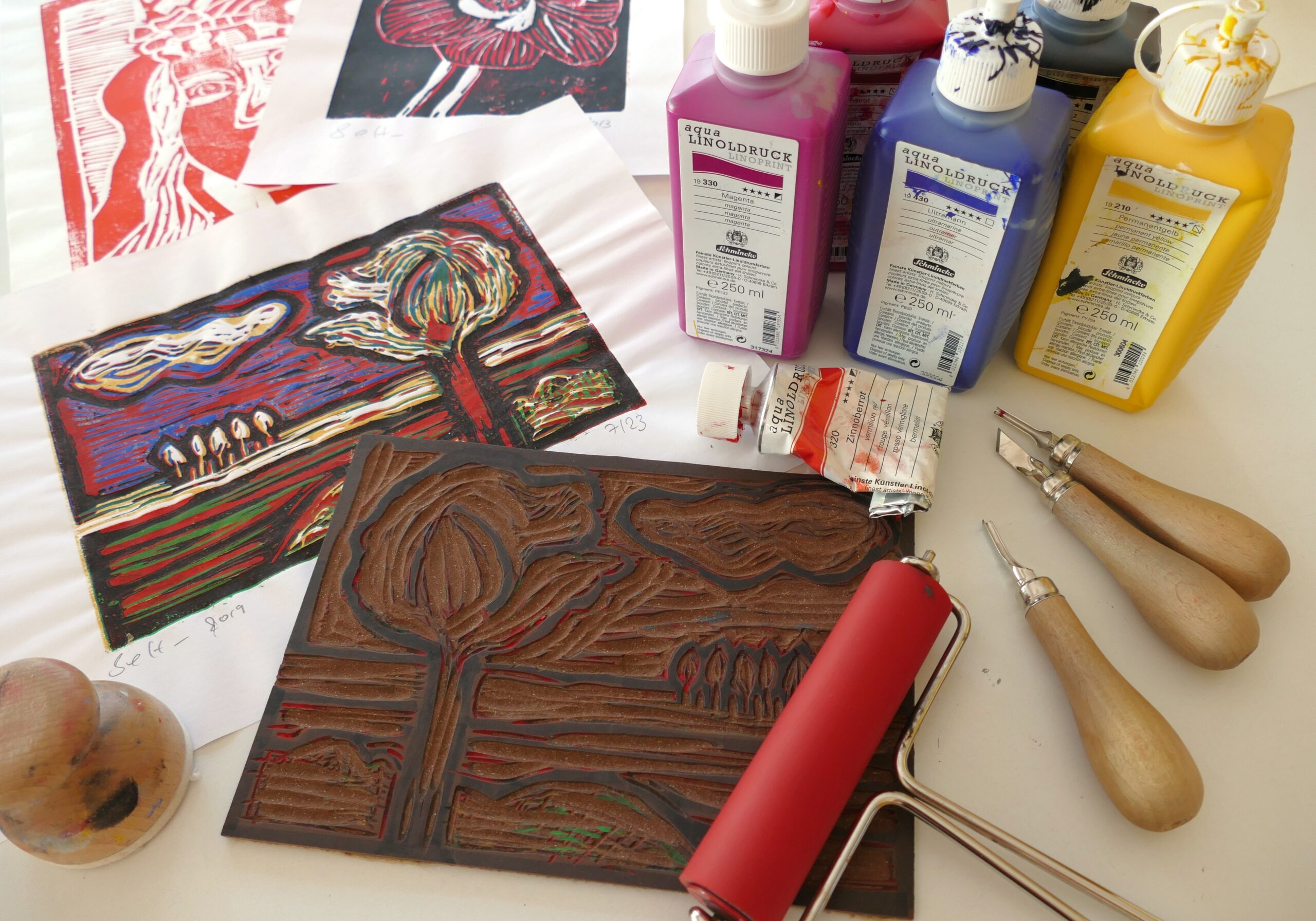 Graphothek Berlin - Material für Linoldruck wie Farben, Druckplatten, Walze und Schneidewerkzeuge